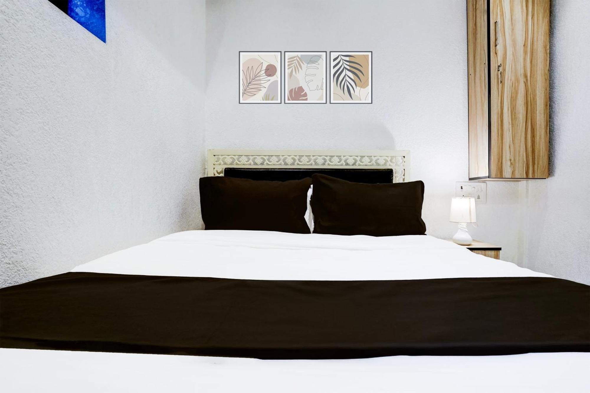 Super O Khar East Near Railway Station Hotel Bombaj